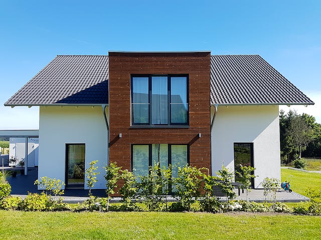 Fertighaus Haus 9 von Detmolder Fachwerkhaus Ausbauhaus ab 240000€, Satteldach-Klassiker Außenansicht 4