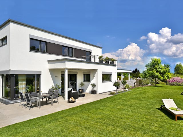 Fertighaus Schwabach von Regnauer Hausbau Schlüsselfertig ab 496050€, Cubushaus Außenansicht 7