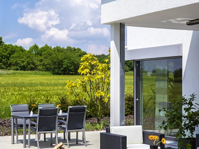 Fertighaus Schwabach von Regnauer Hausbau Schlüsselfertig ab 496050€, Cubushaus Außenansicht 2