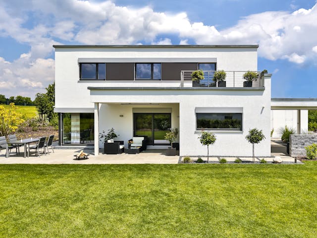 Fertighaus Schwabach von Regnauer Hausbau Schlüsselfertig ab 496050€, Cubushaus Außenansicht 3