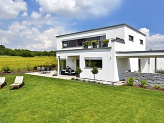 Fertighaus Schwabach von Regnauer Hausbau Schlüsselfertig ab 496050€, Cubushaus Außenansicht 4