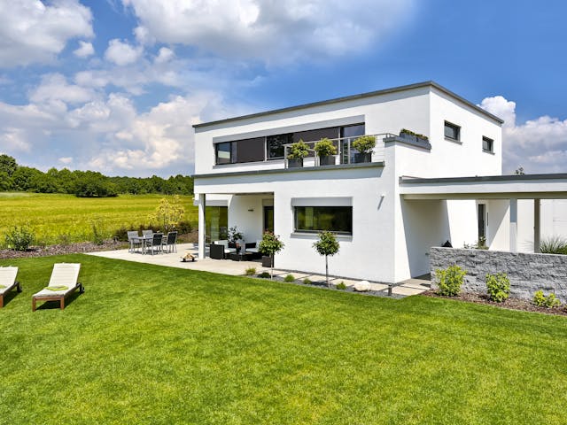 Fertighaus Schwabach von Regnauer Hausbau Schlüsselfertig ab 496050€, Cubushaus Außenansicht 4