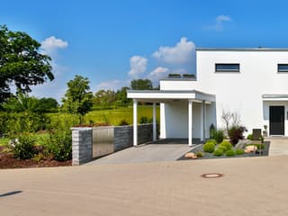 Fertighaus Schwabach von Regnauer Hausbau Schlüsselfertig ab 496050€, Cubushaus Außenansicht 8