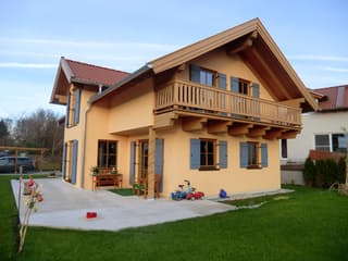 Fertighaus Schwansee von ISARTALER HOLZHAUS Schlüsselfertig ab 264000€, Satteldach-Klassiker Außenansicht 2