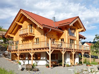Blockhaus Schwarzwald von Rems-Murr-Holzhaus Ausbauhaus ab 404850€, Stadtvilla Außenansicht 1