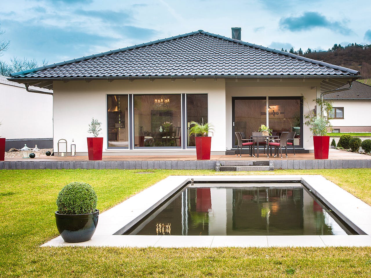 Fertighaus E 10-095.2 - Bungalow ebenerdig von SchwörerHaus Schlüsselfertig ab 328030€, Bungalow Außenansicht 1