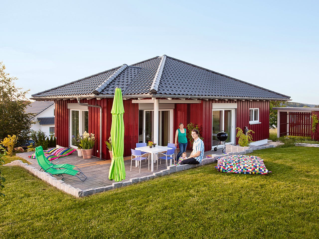 Fertighaus E 10-129.2 - Skandinavischer Bungalow von SchwörerHaus Schlüsselfertig ab 403273€, Bungalow Außenansicht 1