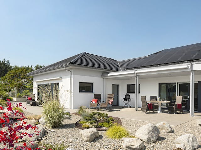 Fertighaus E 10-176.1 - Moderner Bungalow von SchwörerHaus Schlüsselfertig ab 636698€, Bungalow Außenansicht 2