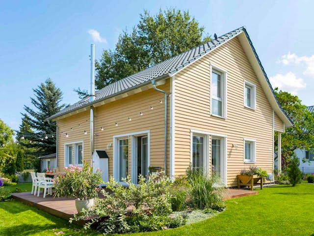 Fertighaus E 15-144.4 - Schwedenhaus von SchwörerHaus Schlüsselfertig ab 367850€, Satteldach-Klassiker Außenansicht 2
