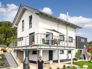 Fertighaus E 15-121.7 - Kundenhaus Bagatur von SchwörerHaus Schlüsselfertig ab 352818€, Satteldach-Klassiker Außenansicht 1