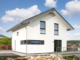 Fertighaus E 15-121.7 - Kundenhaus Bagatur von SchwörerHaus Schlüsselfertig ab 352818€, Satteldach-Klassiker Außenansicht 2