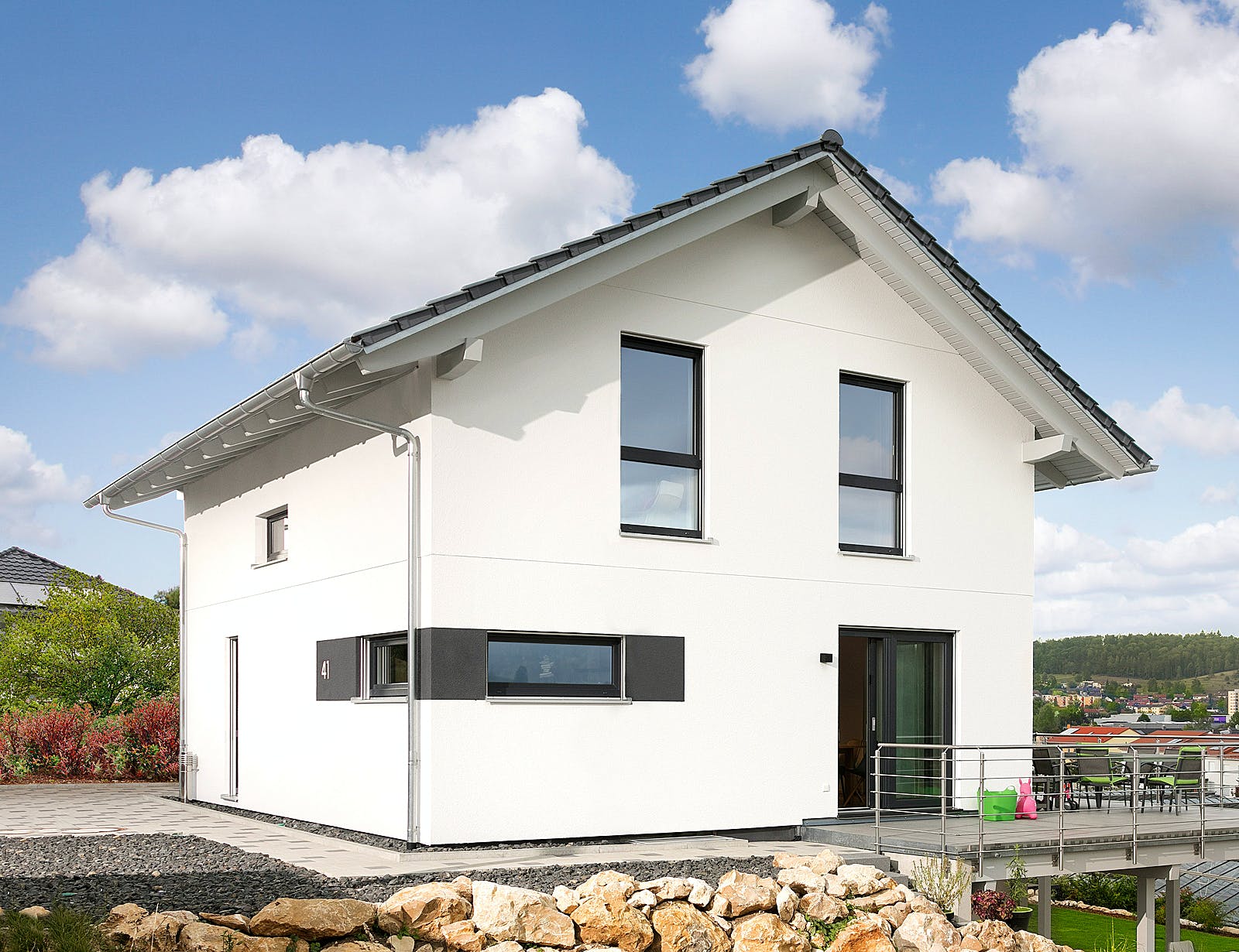 Fertighaus E 15-121.7 - Kundenhaus mit Eigenleistungen von SchwörerHaus Schlüsselfertig ab 349950€, Außenansicht 2