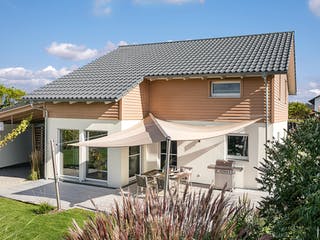 Fertighaus E 15-150.6 - Aktionshaus mit Sonneninsel von SchwörerHaus Schlüsselfertig ab 365653€, Außenansicht 4