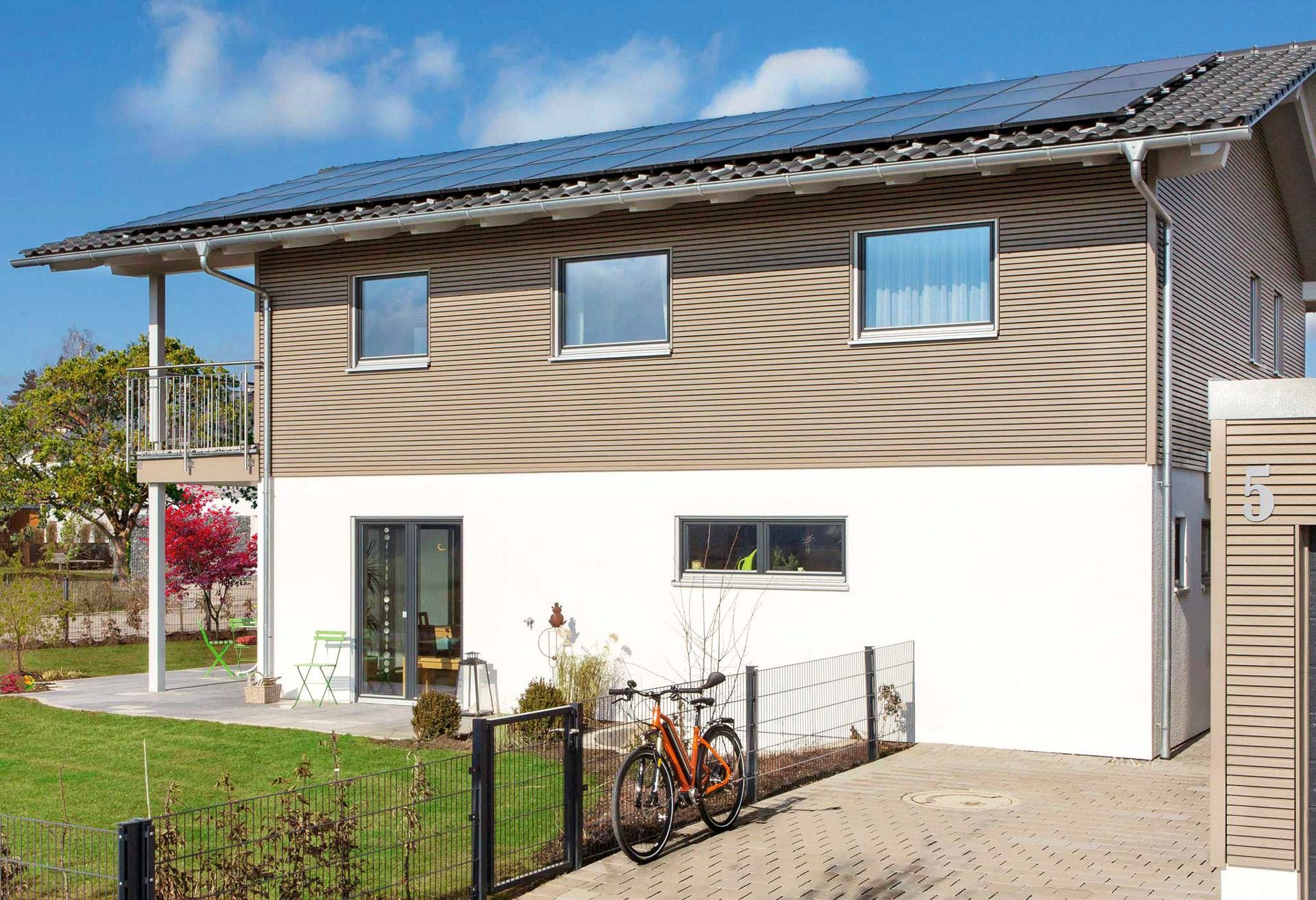 Fertighaus E 20-172.2 - Energieplus-Fertighaus von SchwörerHaus Schlüsselfertig ab 513800€, Außenansicht 2