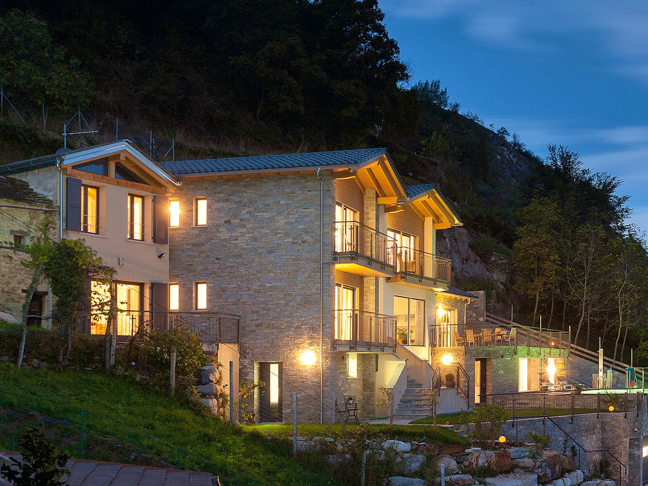 Fertighaus E 20-172.4 - Fertighaus mediterran von SchwörerHaus Schlüsselfertig ab 704818€, Außenansicht 1