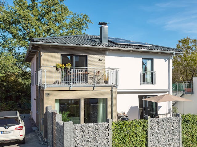 Fertighaus E 20-163.2 - Nachhaltige Stadtvilla von SchwörerHaus Schlüsselfertig ab 448554€, Stadtvilla Außenansicht 2