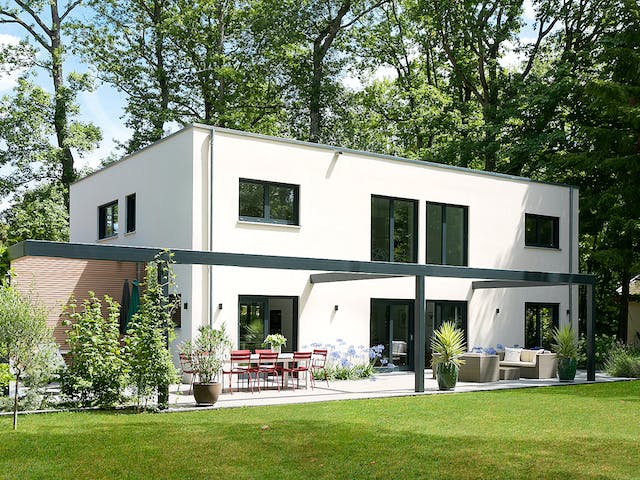 Fertighaus E 20-220.1 - Moderne Villa mit Flachdach von SchwörerHaus - Österreich Schlüsselfertig ab 586630€, Außenansicht 2