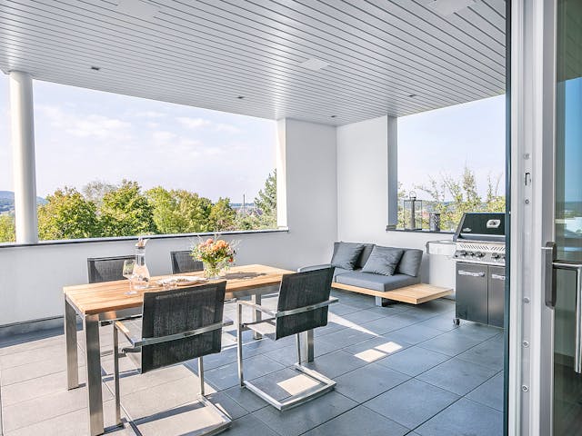 Fertighaus E 20-222.1 - Villa in Hanglage von SchwörerHaus Schlüsselfertig ab 1031805€, Cubushaus Außenansicht 4