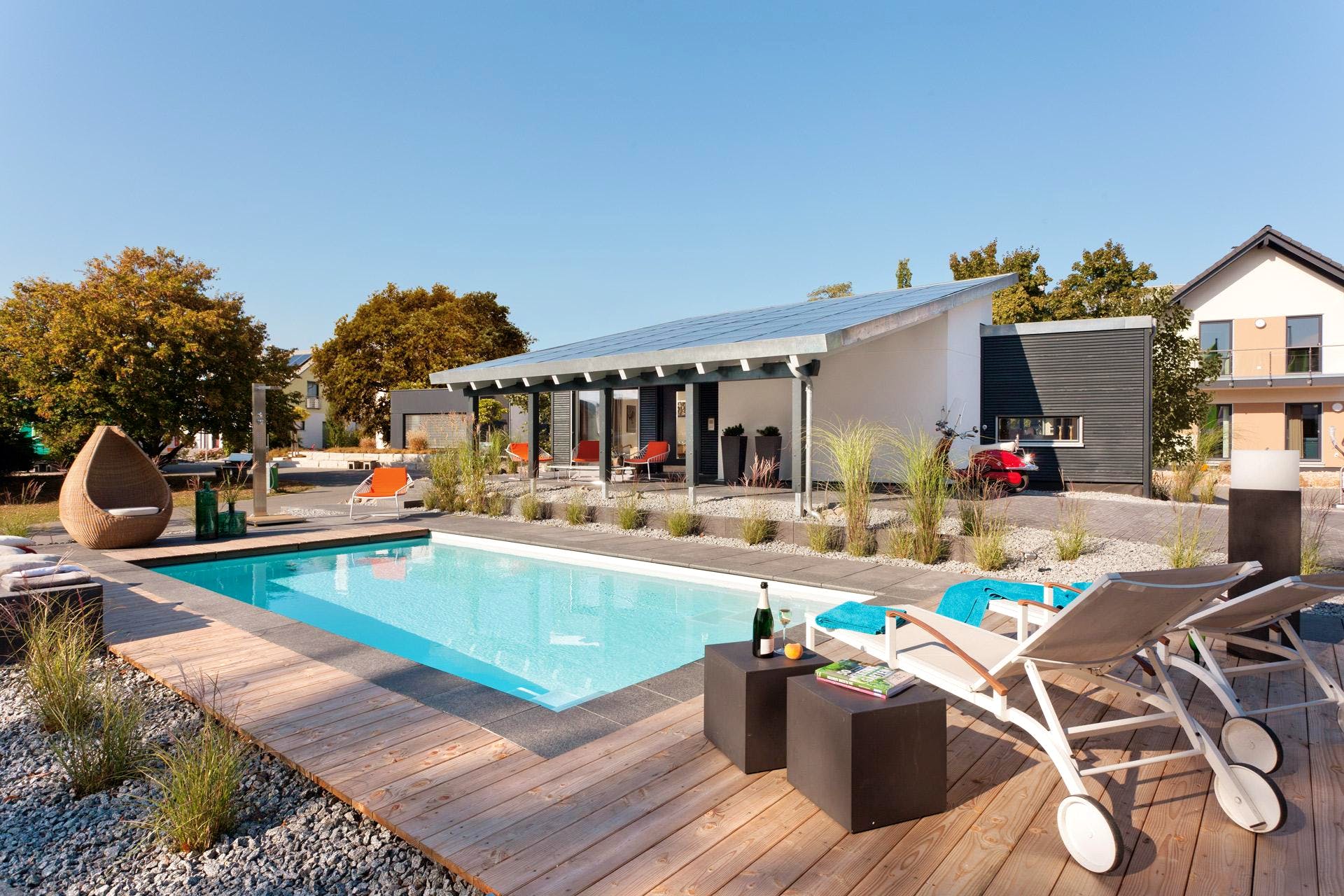 Fertighaus F 10-043.7 - FlyingSpaces Bungalow von SchwörerHaus Schlüsselfertig ab 307000€, Bungalow Außenansicht 2