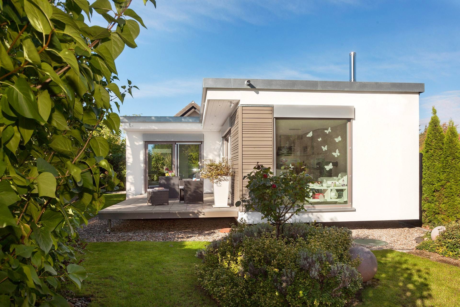 Fertighaus F 10-049.9 - FlyingSpace als Winkelbungalow von SchwörerHaus Schlüsselfertig ab 231600€, Bungalow Außenansicht 2