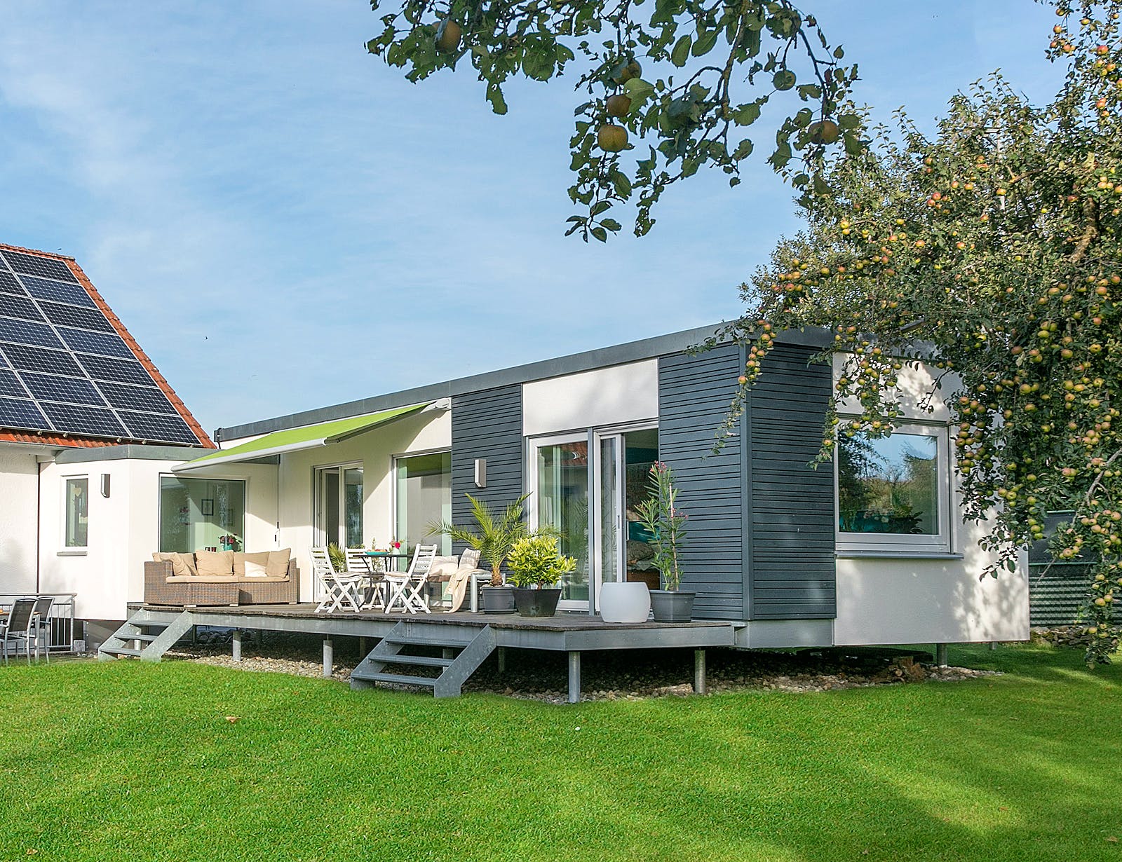 Fertighaus F 10-043.13 - Wohnmodul FlyingSpace als Anbau von SchwörerHaus Schlüsselfertig ab 181200€, Bungalow Außenansicht 1