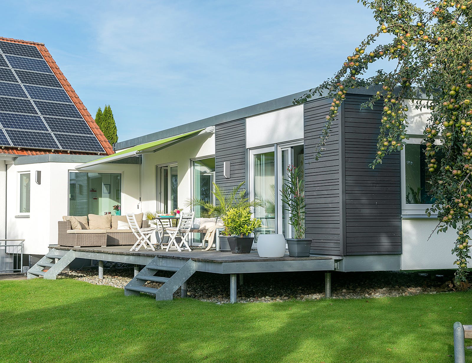 Fertighaus F 10-043.13 - Wohnmodul FlyingSpace als Anbau von SchwörerHaus Schlüsselfertig ab 181200€, Bungalow Außenansicht 2
