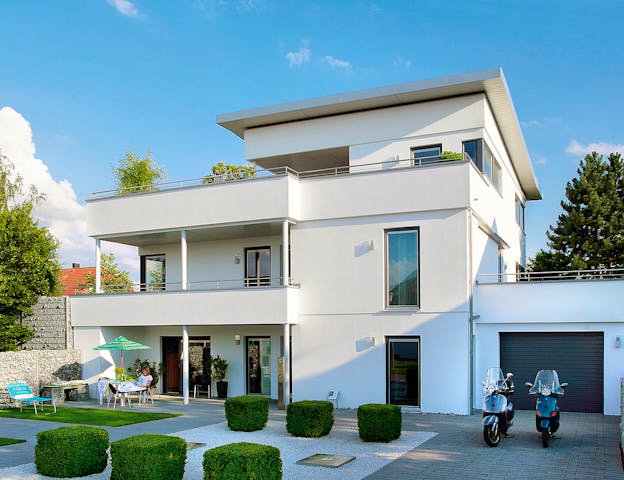 Fertighaus mit 3 Etagen und Einliegerwohnung im Erdgeschoss von SchwörerHaus