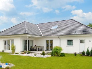 Fertighaus Seeland - Winkelbungalow von Danhaus Deutschland, Bungalow Außenansicht 4