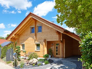 Blockhaus Siglingen von Rems-Murr-Holzhaus Ausbauhaus ab 274728€, Satteldach-Klassiker Außenansicht 2