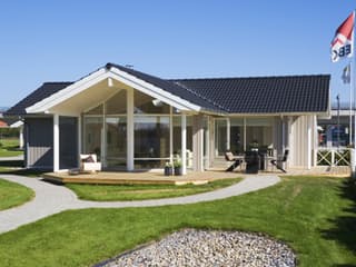 Fertighaus Söholm 123+20 von EBK Haus, Bungalow Außenansicht 3