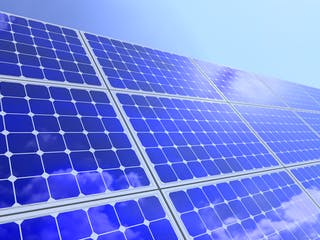 Solarpanele auf einem Dach