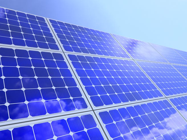 Solarpanele auf einem Dach
