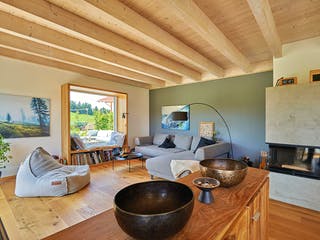 Fertighaus Kundenhaus Schliersee von Sonnleitner Holzbau, Satteldach-Klassiker Innenansicht 1