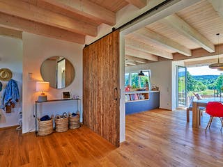 Fertighaus Kundenhaus Schliersee von Sonnleitner Holzbau, Satteldach-Klassiker Innenansicht 7