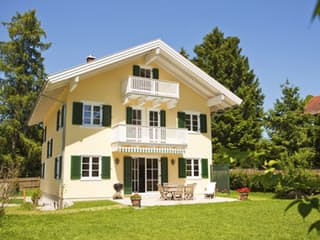 Fertighaus Starnberger See von ISARTALER HOLZHAUS Schlüsselfertig ab 442000€, Satteldach-Klassiker Außenansicht 2