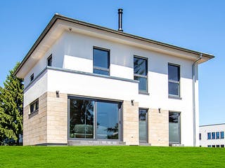 Fertighaus Weinsheim von STREIF Haus, Stadtvilla Außenansicht 1