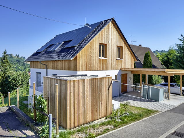 Blockhaus Stuttgart von Rems-Murr-Holzhaus Ausbauhaus ab 268453€, Satteldach-Klassiker Außenansicht 2
