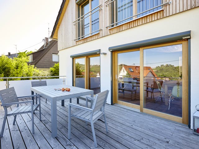 Blockhaus Stuttgart von Rems-Murr-Holzhaus Ausbauhaus ab 268453€, Satteldach-Klassiker Außenansicht 3