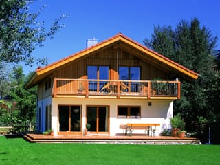 Fertighaus Susanne von Ludwig Andrä Holzbau Schlüsselfertig ab 225188€, Satteldach-Klassiker Außenansicht 2