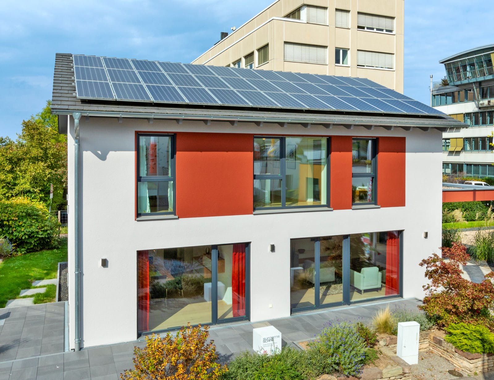 Fertighaus Musterhaus Fellbach von TALBAU-Haus Schlüsselfertig ab 522000€, Satteldach-Klassiker Außenansicht 2