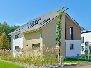 Fertighaus Musterhaus Günzburg von TALBAU-Haus Schlüsselfertig ab 520000€, Pultdachhaus Außenansicht 3