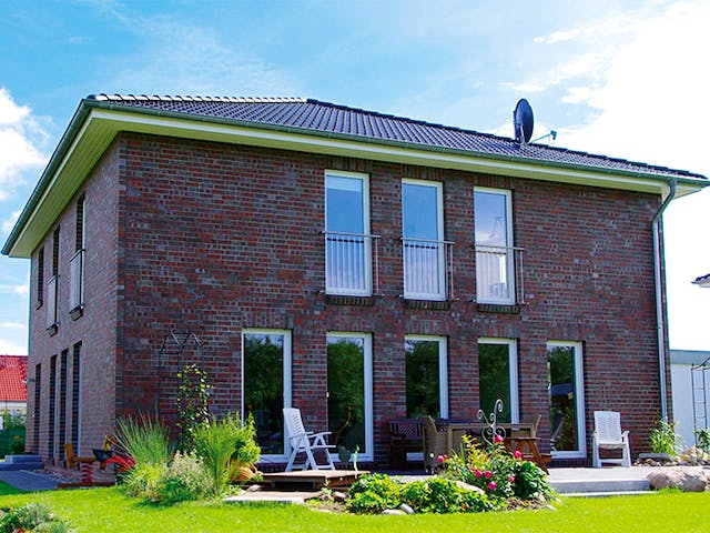 Massivhaus Stadtvilla 195 von Team Massivhaus Schlüsselfertig ab 233900€, Stadtvilla Außenansicht 3