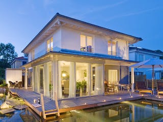 Fertighaus Traunstein von Regnauer Hausbau Schlüsselfertig ab 311110€, Stadtvilla Außenansicht 1