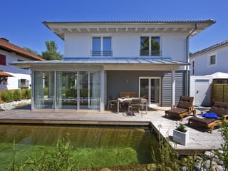 Fertighaus Traunstein von Regnauer Hausbau Schlüsselfertig ab 311110€, Stadtvilla Außenansicht 3