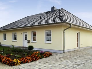 Fertighaus VarioClassic 106 von VarioSelf Schlüsselfertig ab 153060€, Bungalow Außenansicht 1