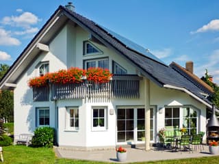 Fertighaus VarioFamily 132 von VarioSelf Schlüsselfertig ab 189960€, Satteldach-Klassiker Außenansicht 1