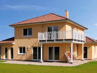 Fertighaus VarioToscana 149 von VarioSelf, Stadtvilla Außenansicht 1