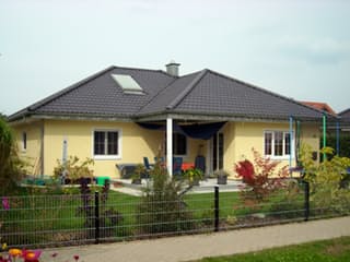 Fertighaus Verdi von v. Perbandt Holzbau Schlüsselfertig ab 200000€, Bungalow Außenansicht 1