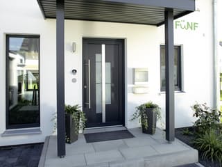 Fertighaus VIO – Einfamilienhaus zum Wohlfühlen von FingerHaus, Satteldach-Klassiker Außenansicht 10