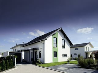 Fertighaus VIO – Einfamilienhaus zum Wohlfühlen von FingerHaus, Satteldach-Klassiker Außenansicht 7